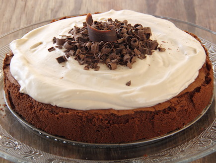 עוגת שוקולד ללא קמח עם קרם קפה (צילום: חן שוקרון, mako אוכל)