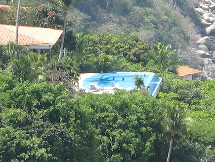 הבריכה באקפולקו -בריכות יפות (צילום: CHRISTOPHER MACSURAK)
