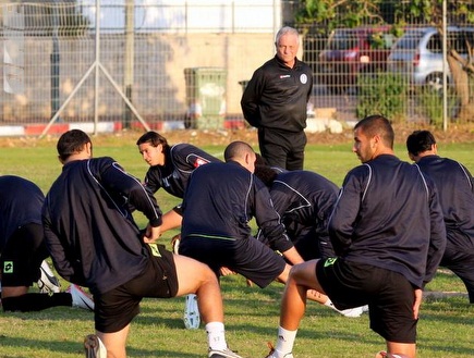 שחקני רמה"ש באימון. מחכים לחיפה (משה חרמון) (צילום: מערכת ONE)