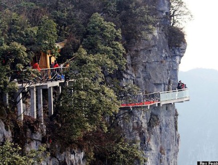 המרפסת המפחידה בעולם בסין (צילום: צילום מסך מתוך: huffingtonpost.co.uk)