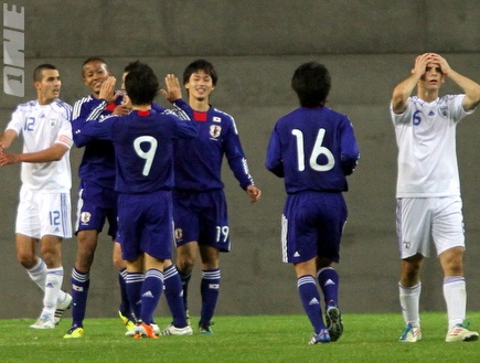 היפנים חוגגים, שחקני הנבחרת לא מעכלים (איתי ישראל) (צילום: מערכת ONE)