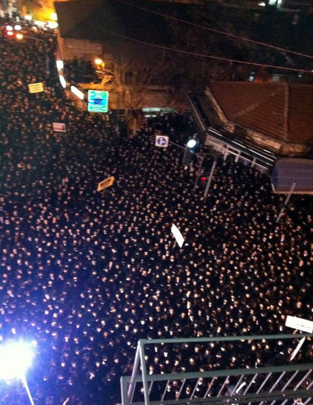 הפגנה נגד ההפקעה במירון, מתחם ציון הרשב"י (צילום: חדשות 2)