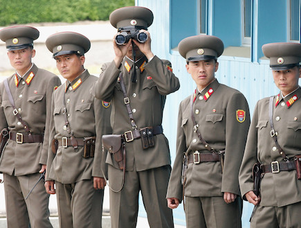 צפון קוריאה חיילים (צילום: Chung Sung-Jun, GettyImages IL)