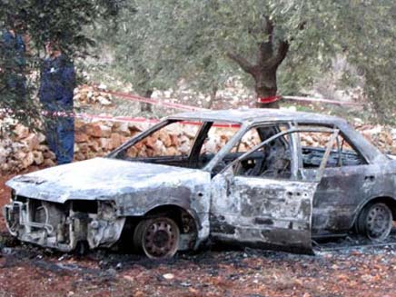 הרכב השרוף, היום במטע הזיתים (צילום: פאנט)