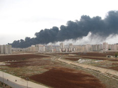 נמשכות ההפצצות הכבדות על חומס. ארכיון (צילום: רויטרס)