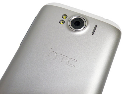 HTC Sensation XL (צילום: TGspot)