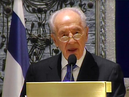 יו"ר קדימה שאול מופז ונשיא המדינה שמעון פרס (צילום: חדשות 2)