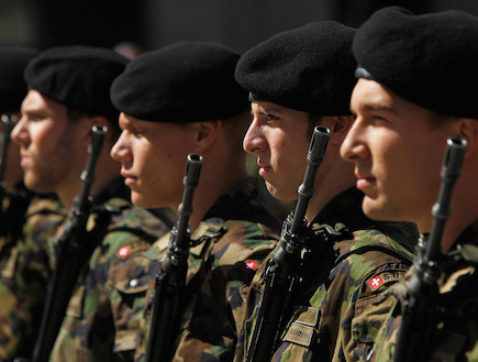 חיילים שוויצרים (צילום: Sean Gallup, GettyImages IL)
