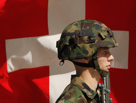 חייל שוויצרי (צילום: Sean Gallup, GettyImages IL)