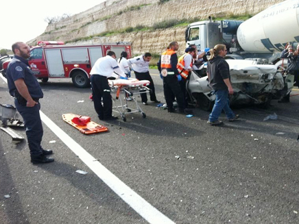 זירת התאונה, היום בכביש 6 (צילום: רוני בר, איחוד הצלה)