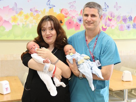 ד"ר שולט והתאומים - סיפורי לידה (צילום: פיוטר פליטר, דוברות רמב"ם)