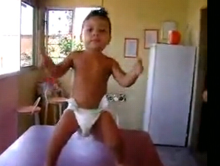 רקדן הסמבה הצעיר בעולם (וידאו WMV: Youtube.com)