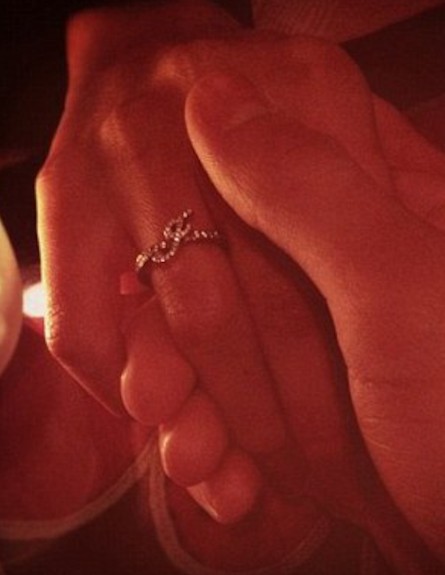 הטבעת של סלינה גומז (צילום: twitter)
