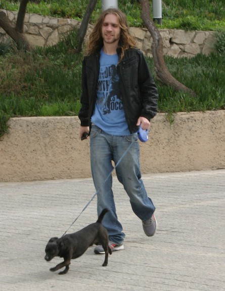 ליעוז כהן עם הכלב, האח הגדול (צילום: צ'ינו פפראצי)