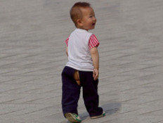 ילד סיני עם מכנסי גמילה2 (צילום: lacitadelle's photostream)
