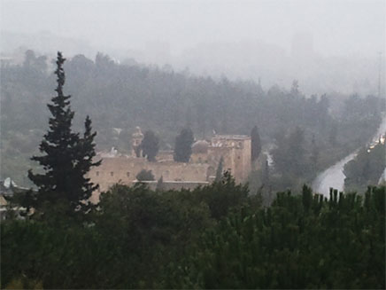 ירושלים מתכוננת לשלג. צילום: עמית ולדמן (צילום: חדשות 2)