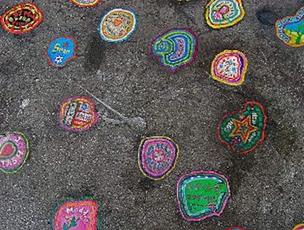 אומנות הציור על מסטיקים משומשים (וידאו WMV: פליקר)