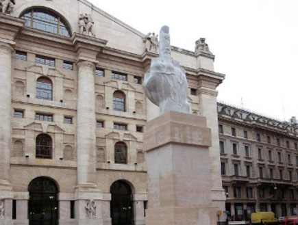 קלאסיקה מודרנית: פסל ענק ששם זין על הבורסה (וידאו WMV: flickr.com)