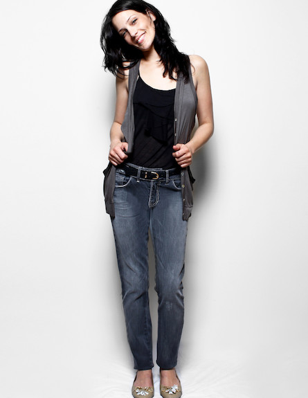 לירון זהבי בלוק קז'ואל: ג'ינס, גופיה ווסט טריקו (צילום: נמרוד קפלוטו)