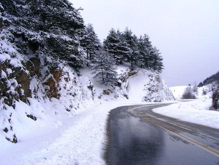 שלג בדרכים של יוון יום 4 (צילום: סער פלס)