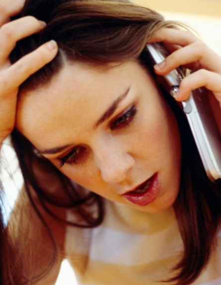 אישה מדברת בטלפון (צילום: אימג'בנק / Thinkstock)