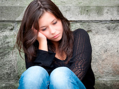 צעירה עצובה (צילום: אימג'בנק / Thinkstock)