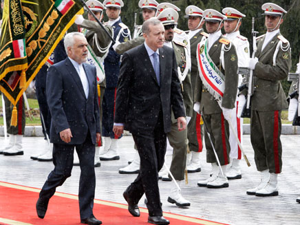 ארדואן עם סגן נשיא אירן, היום (צילום: AP)