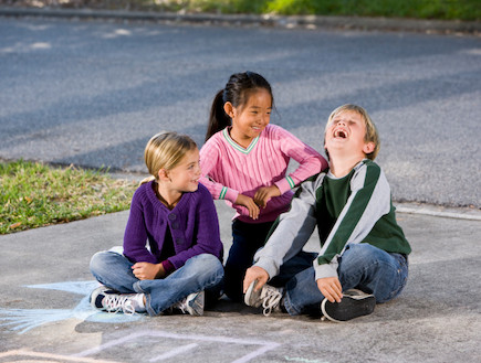 ילדים צוחקים (צילום: אימג'בנק / Thinkstock)