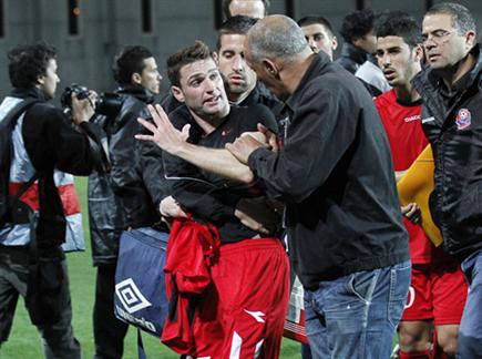 מהאירועים האלימים בתולדות הכדורגל הישראלי (אריאל נובק) (צילום: ספורט 5)