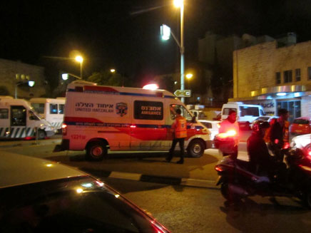 זירת הדקירה במזרח ירושלים, הערב (צילום: דוברות איחוד הצלה)