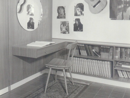 שולחן כתיבה, שמרת הזורע, שנות ה-50 (וידאו WMV: שמרת הזורע)