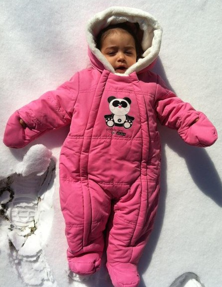 דילן מנשה בשלג - לידה בקנדה (צילום: תומר ושחר צלמים)