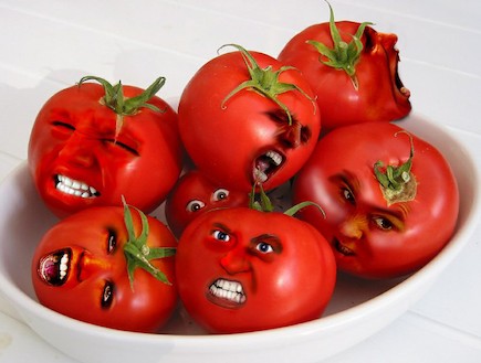 עגבניות מצחיקות