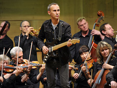 אסף אמדורסקי תזמורת (צילום: יוסי צבקר)