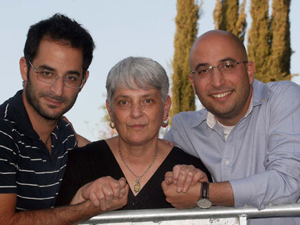 משפחה אקדמית: אורה, אלדד ואריאל (צילום: משפחת בן אהרון)