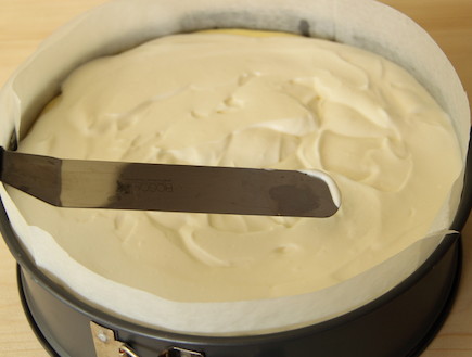 עוגת גבינה אפויה 7 (צילום: חן שוקרון, mako אוכל)