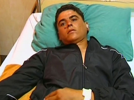 הפלסטיני שנורה, בבית החולים (צילום: חדשות 2)