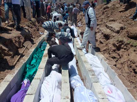 גופות ההרוגים בסוריה, ארכיון (צילום: רויטרס)