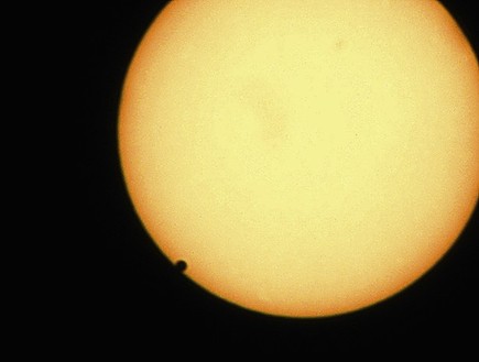 מעבר נוגה על פני השמש (צילום: אימג'בנק/GettyImages, getty images)