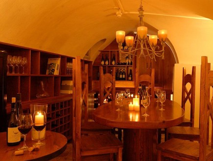 מלון רות רימונים צפת - מרתף היין- צילום רוני בלחסן (1) (צילום: סטודיו שייקה איתן )