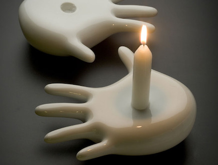 פמוטים בצורת ידיים, panikdesign (צילום: מתוך האתר-panikdesign.com)
