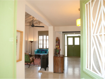 הכניסה לבית (צילום: מתוך קטלוג פמינה 2010, עידו לביא (ארכיון), living)