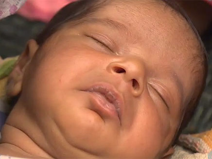 התינוקת שנולדה במין הלא נכון (צילום: CNN)
