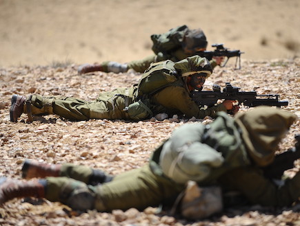 אימון לוחמות קרקל (צילום: דובר צה"ל, באדיבות גרעיני החיילים)