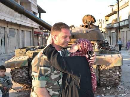 עריקת ענק מהצבא הסורי. צילום ארכיון (צילום: AP)