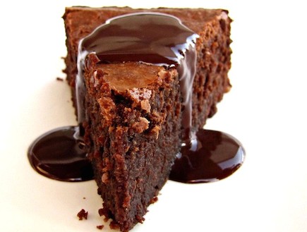 עוגת פאדג' שוקולד פקאן (צילום: דליה מאיר, mako אוכל)