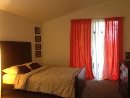 חדר שינה בית בפלורידה (צילום: תומר ושחר צלמים)