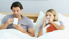 זוג חולה במיטה (צילום: אימג'בנק / Thinkstock)