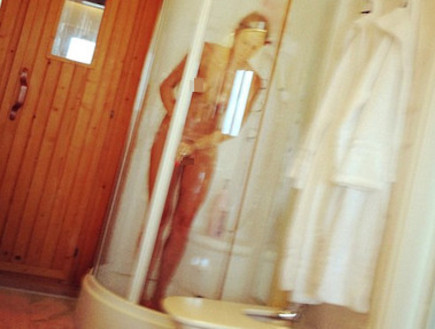 צילם את אשתו במקלחת (צילום: טוויטר)