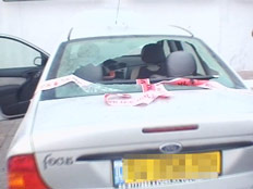 הרכב שנפגע בתקרית הירי ביד מרדכי (צילום: חדשות 2)